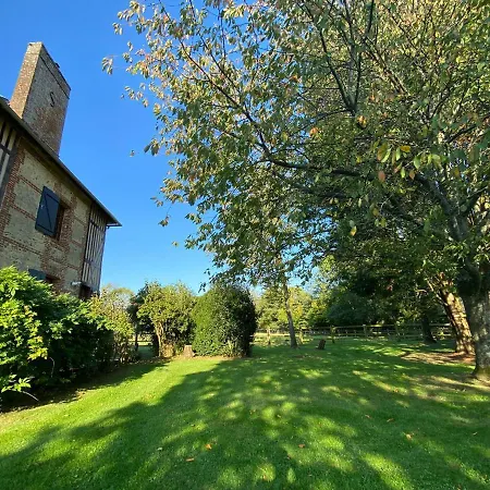 Le Domaine Des Volets Bleus 2* بوزفيل