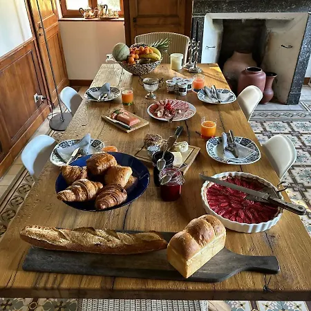 Bed and Breakfast Le Domaine Des Volets Bleus 4*