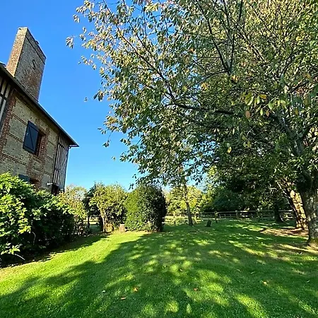 Le Domaine Des Volets Bleus 3*