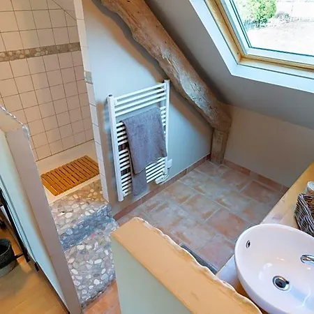 Le Domaine Des Volets Bleus Bed & Breakfast 3*